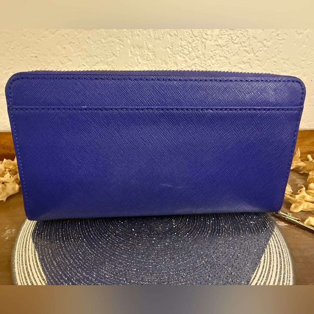 Kate Spade royal blue zip-around saffiano wallet with gold logo - Picture 2 of 3